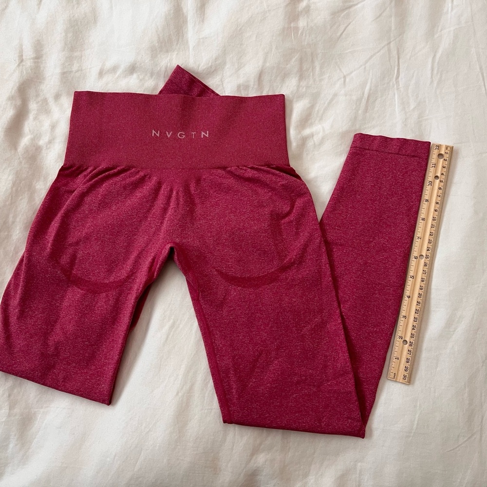 Small Crimson Pink NVGTN Contour Leggings - EUC